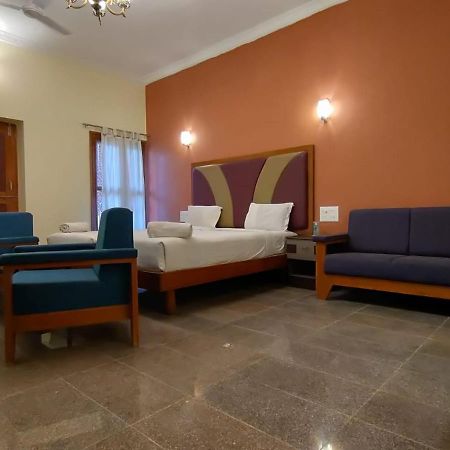 Kanthi Resorts Badami Bāgalkot Exteriér fotografie