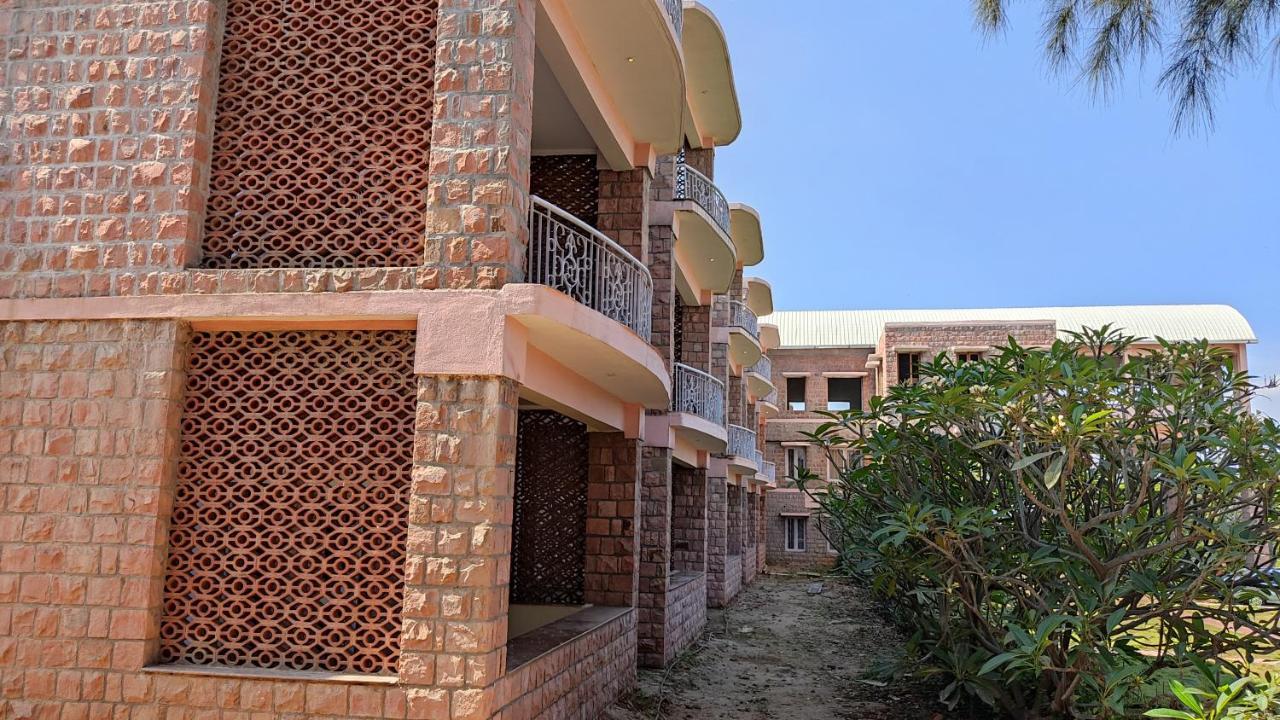 Kanthi Resorts Badami Bāgalkot Exteriér fotografie