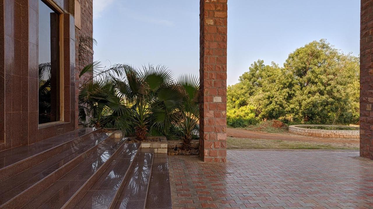 Kanthi Resorts Badami Bāgalkot Exteriér fotografie