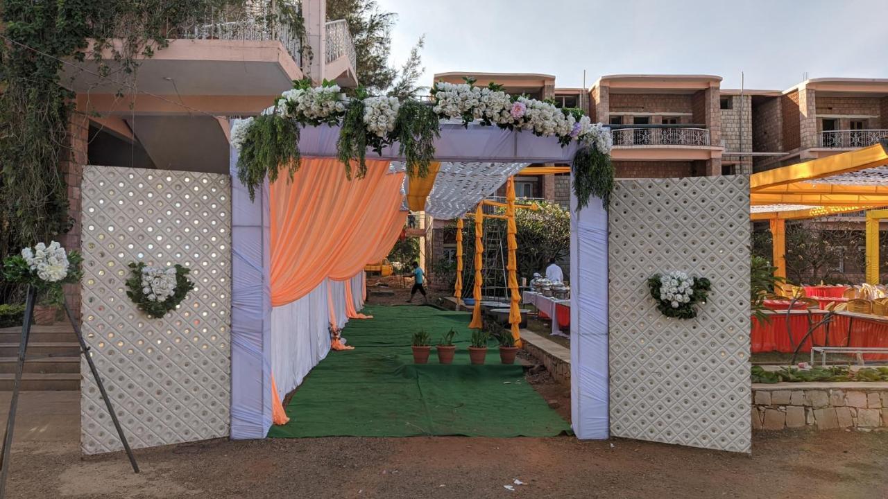 Kanthi Resorts Badami Bāgalkot Exteriér fotografie