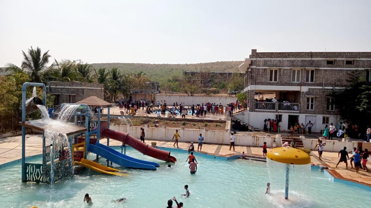 Kanthi Resorts Badami Bāgalkot Exteriér fotografie