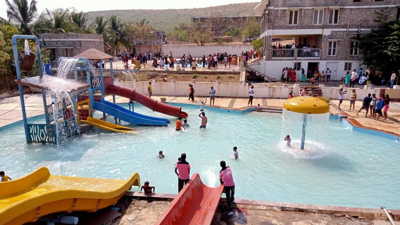 Kanthi Resorts Badami Bāgalkot Exteriér fotografie